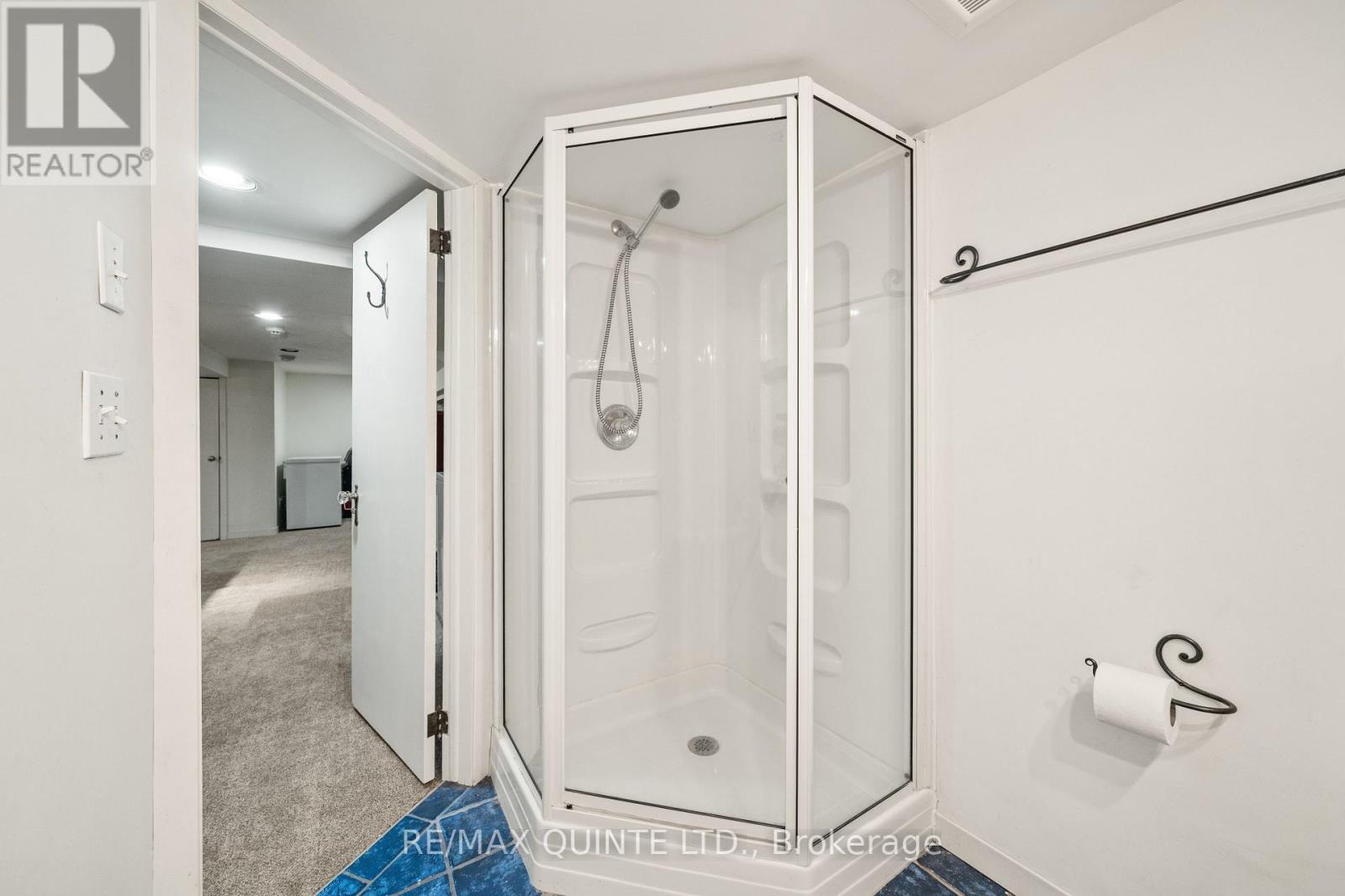 126 DUFFERIN AVENUE - 39