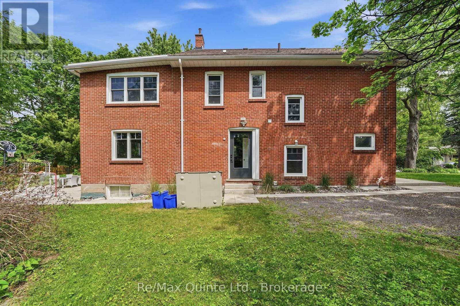 126 DUFFERIN AVENUE - 45