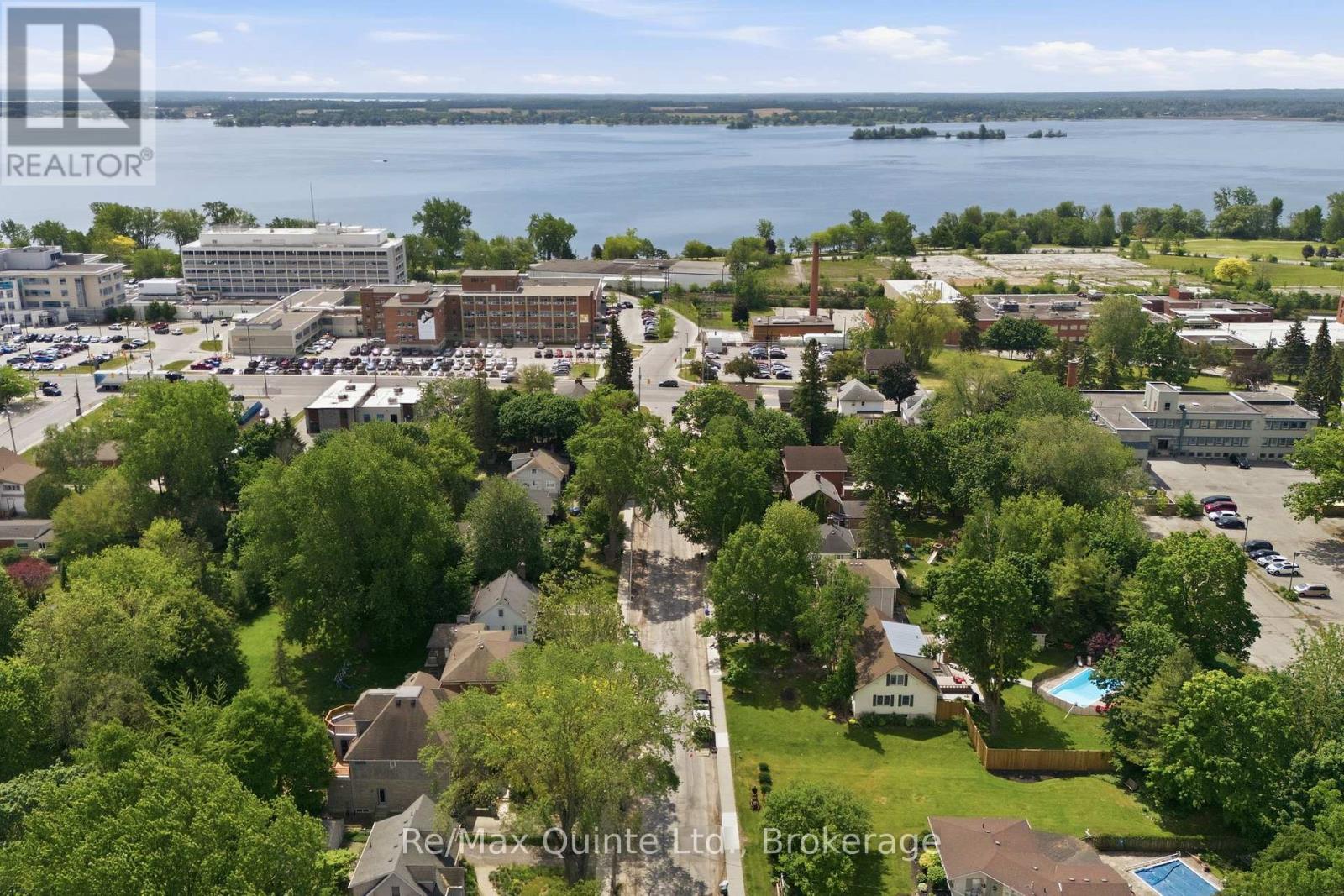 126 DUFFERIN AVENUE - 48