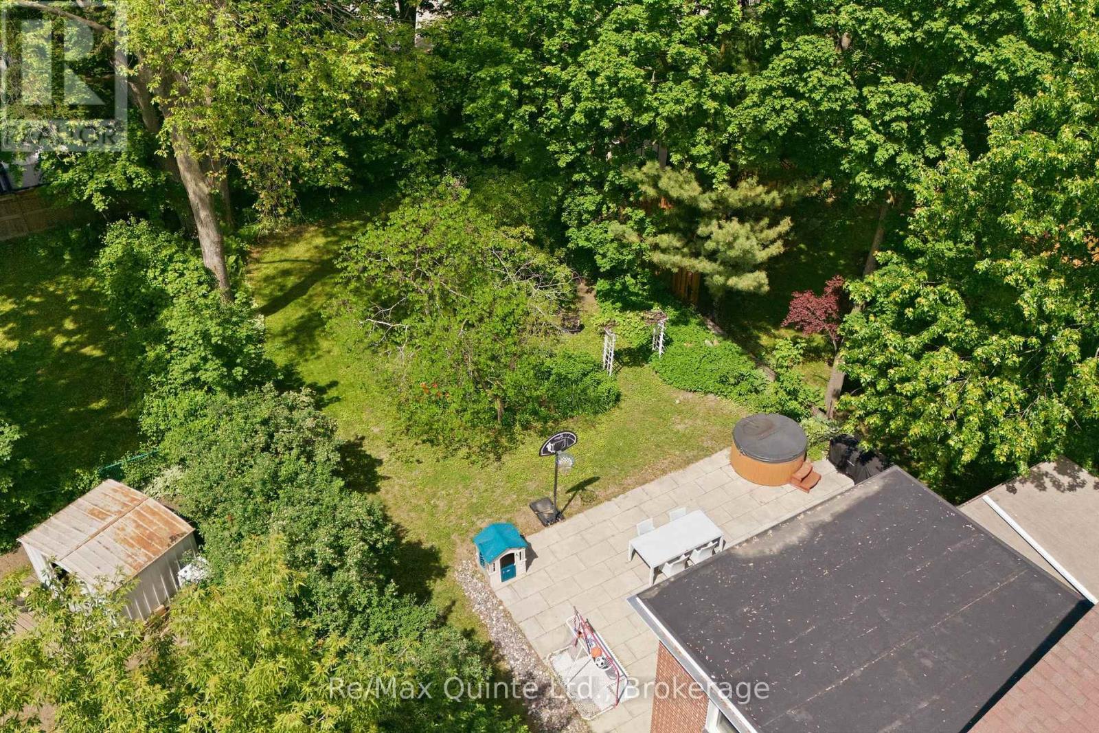 126 DUFFERIN AVENUE - 49