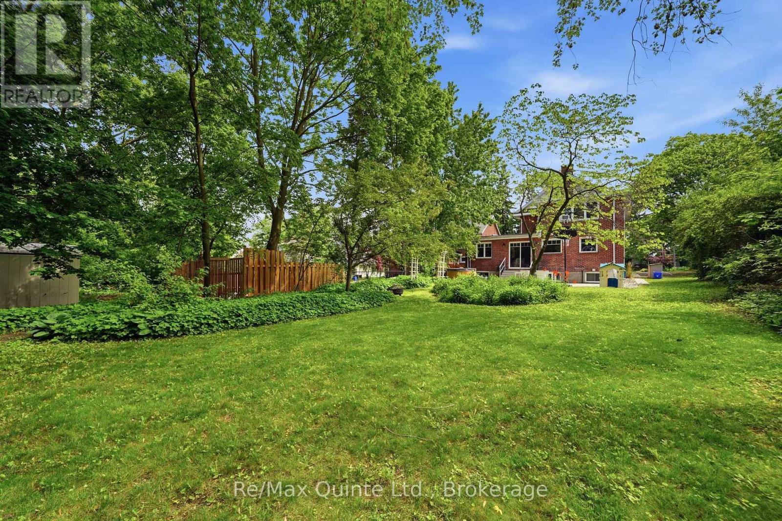 126 DUFFERIN AVENUE - 5