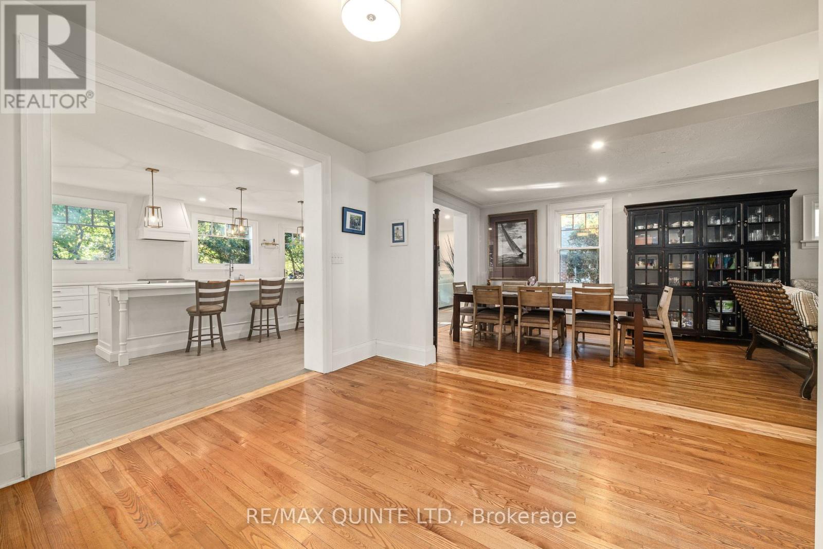 126 DUFFERIN AVENUE - 9