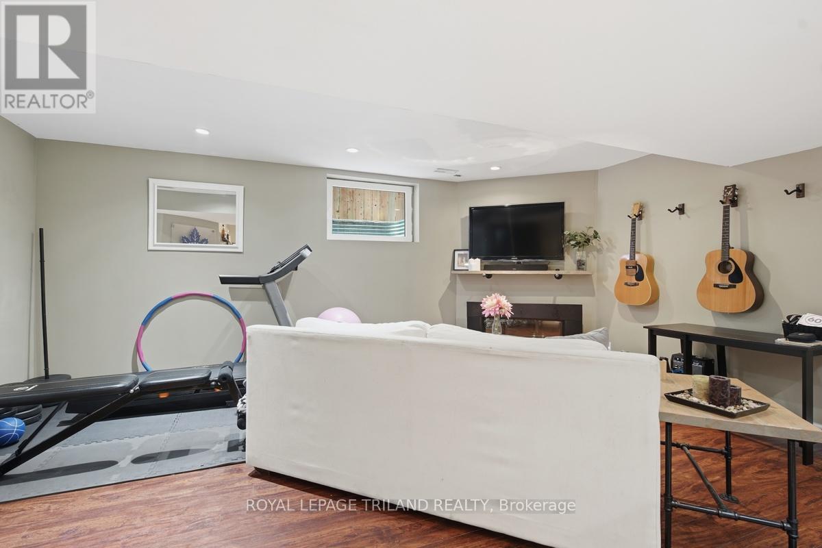 2545 ASIMA DRIVE - 32