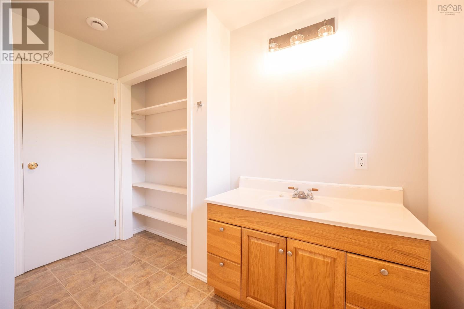 Property 23 of 42 of 98 Dorey Park Road