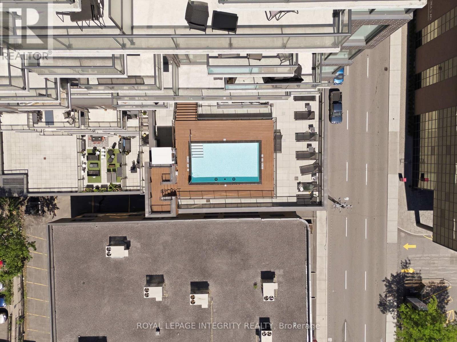 #1203 203 CATHERINE STREET - 34