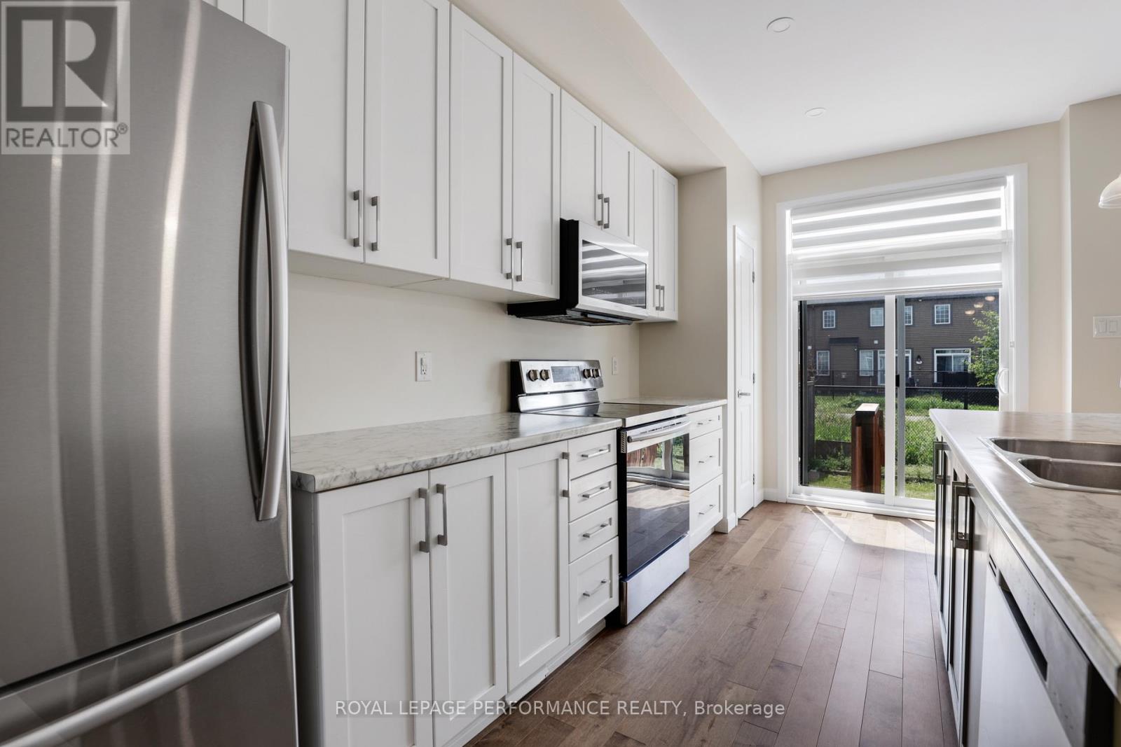 44 GARDENPOST TERRACE - 12