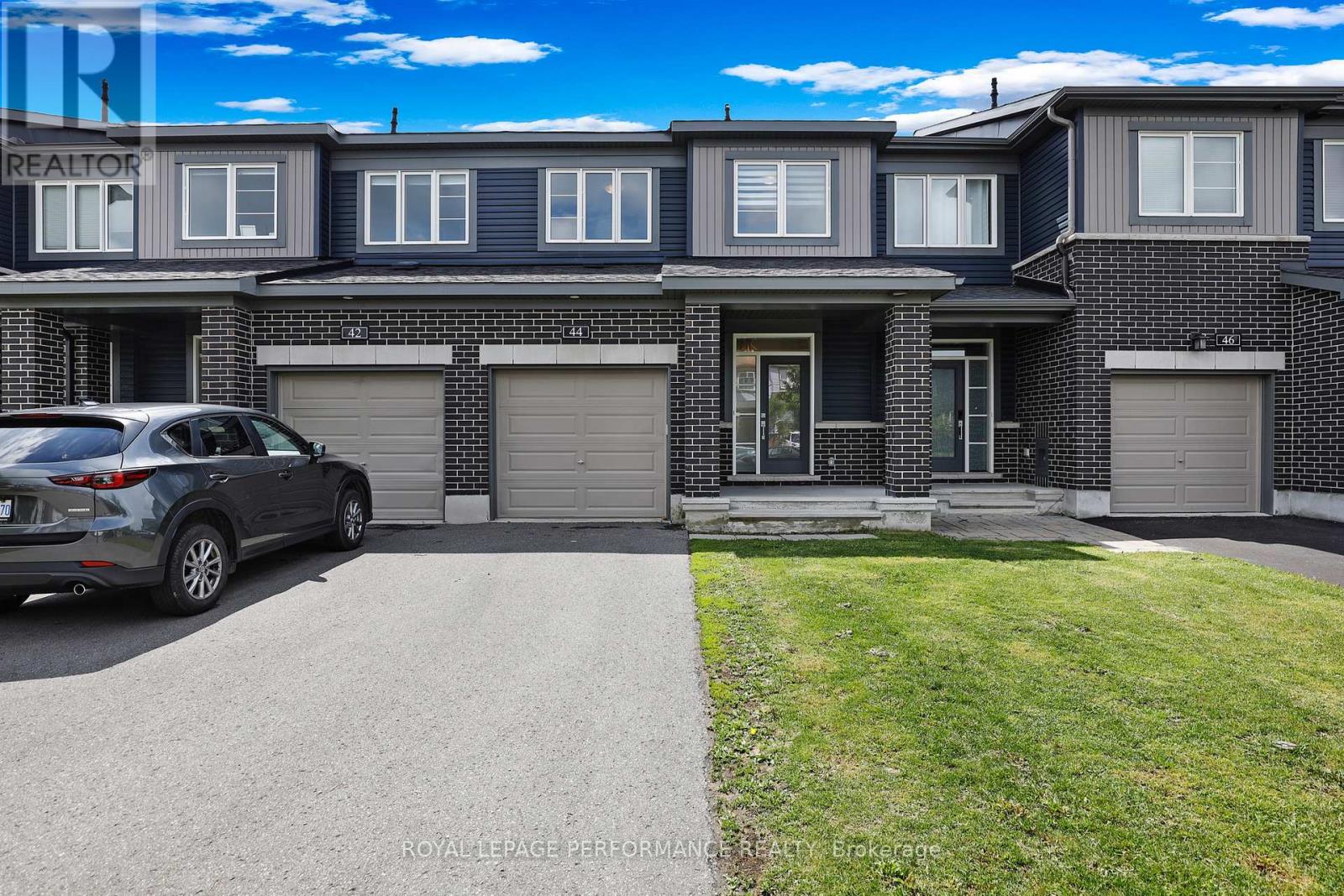 44 GARDENPOST TERRACE - 2