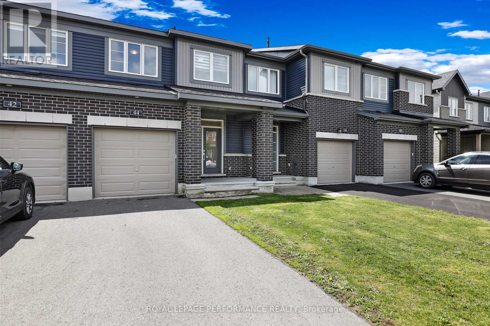 44 GARDENPOST TERRACE - 3