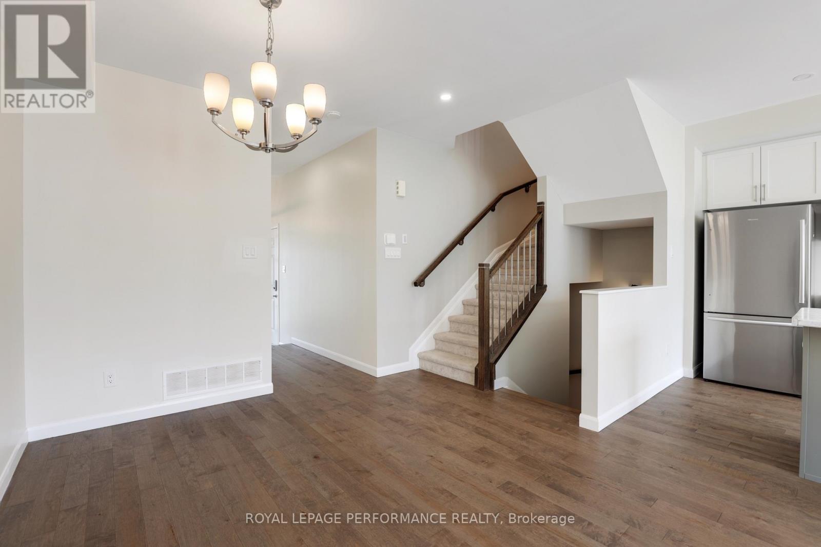 44 GARDENPOST TERRACE - 8