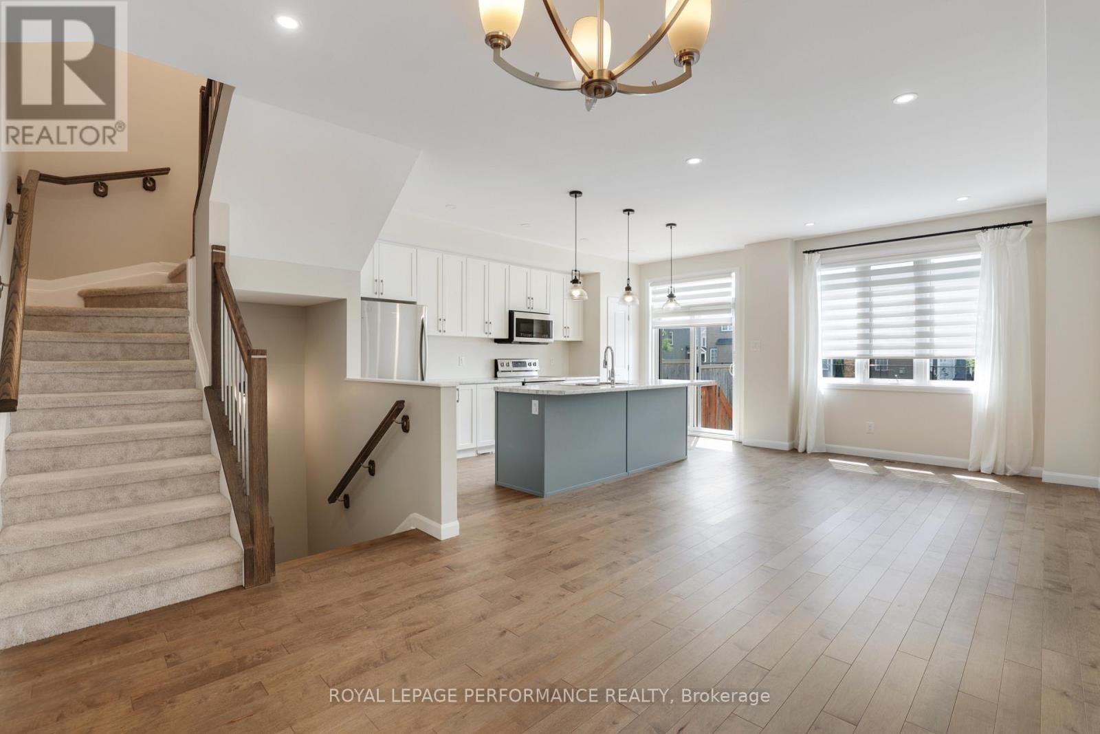 44 GARDENPOST TERRACE - 9