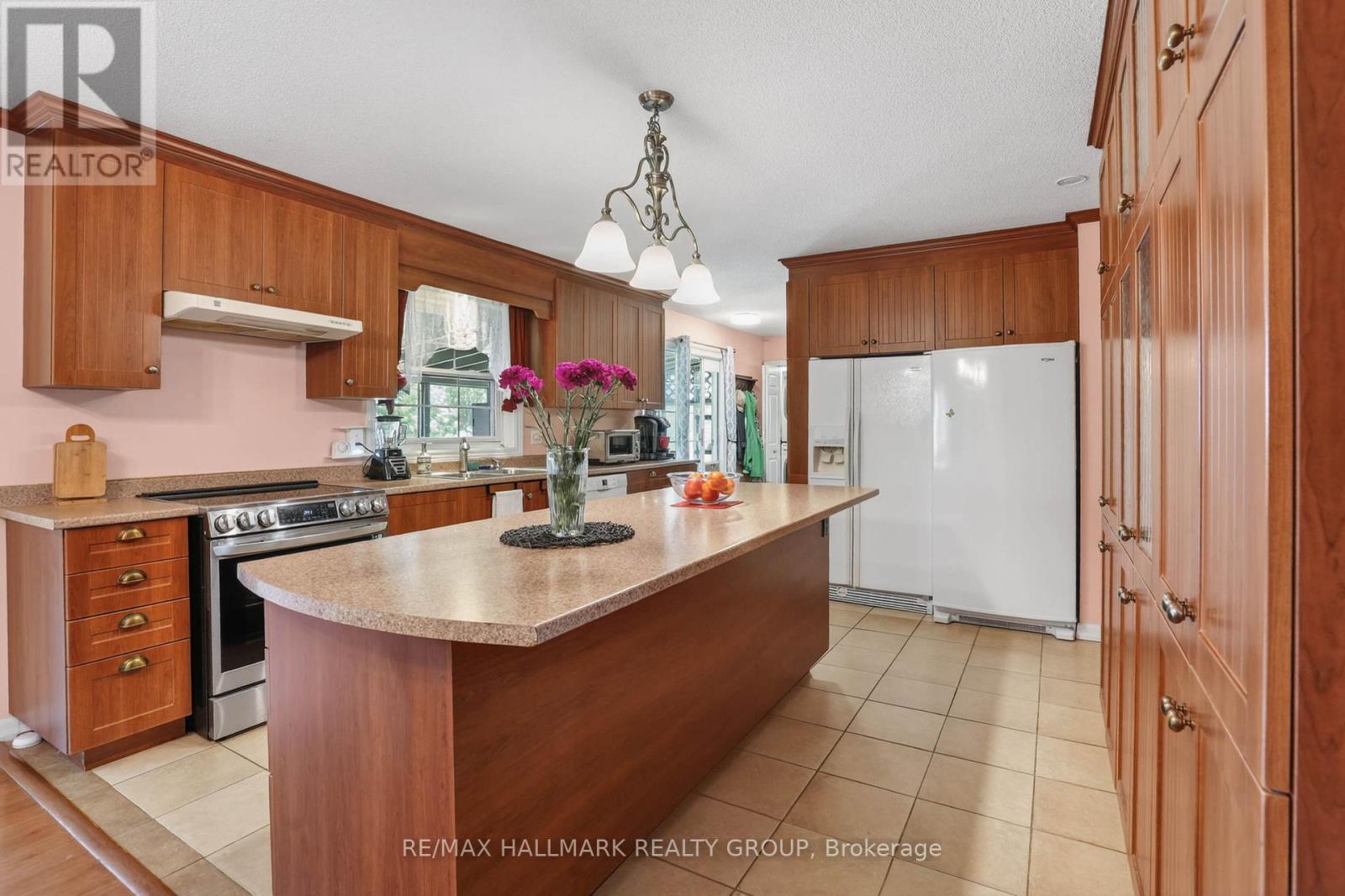 3938 LARMOURS ROAD — photo 6 of 43