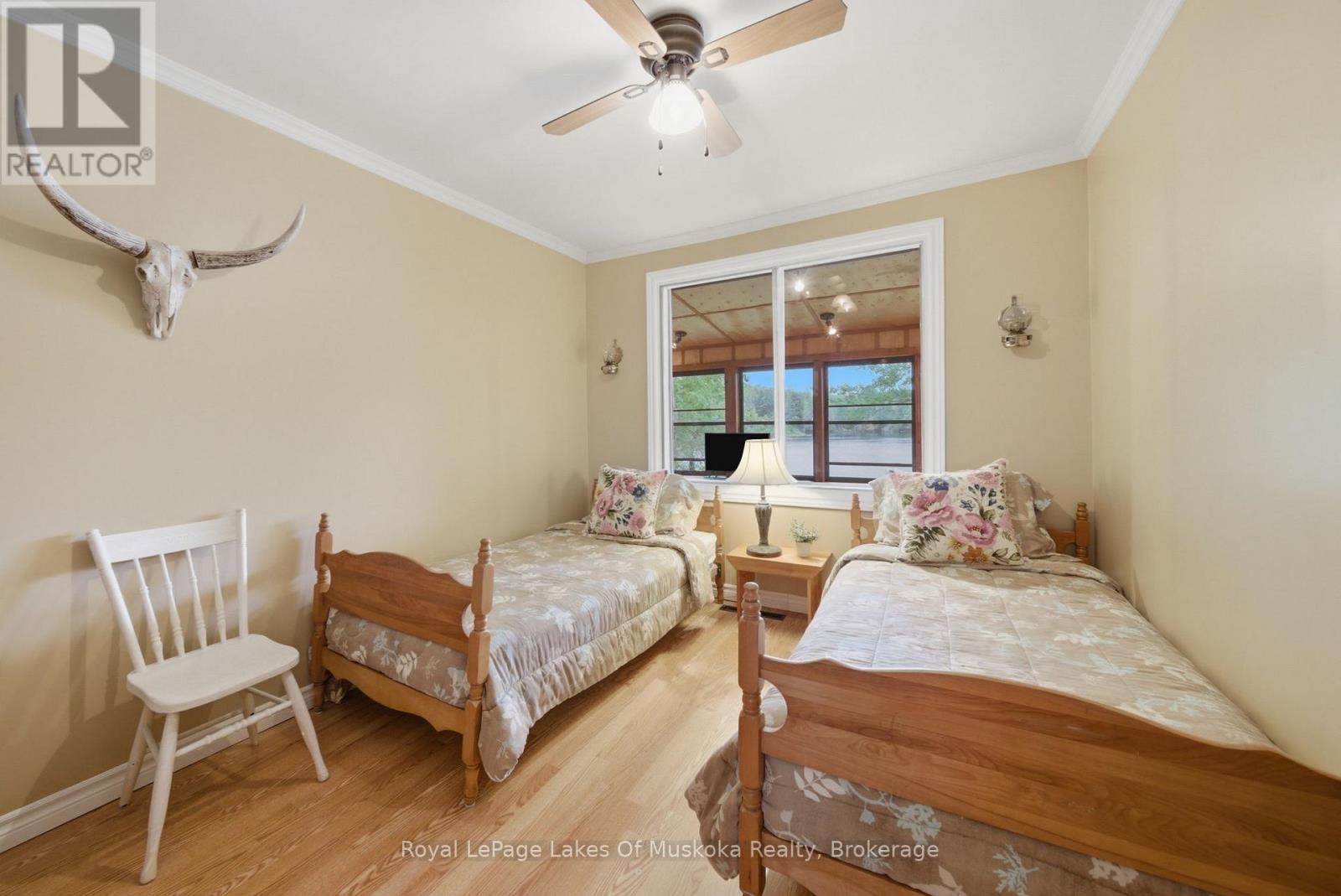 11 CAROL STREET W - 23