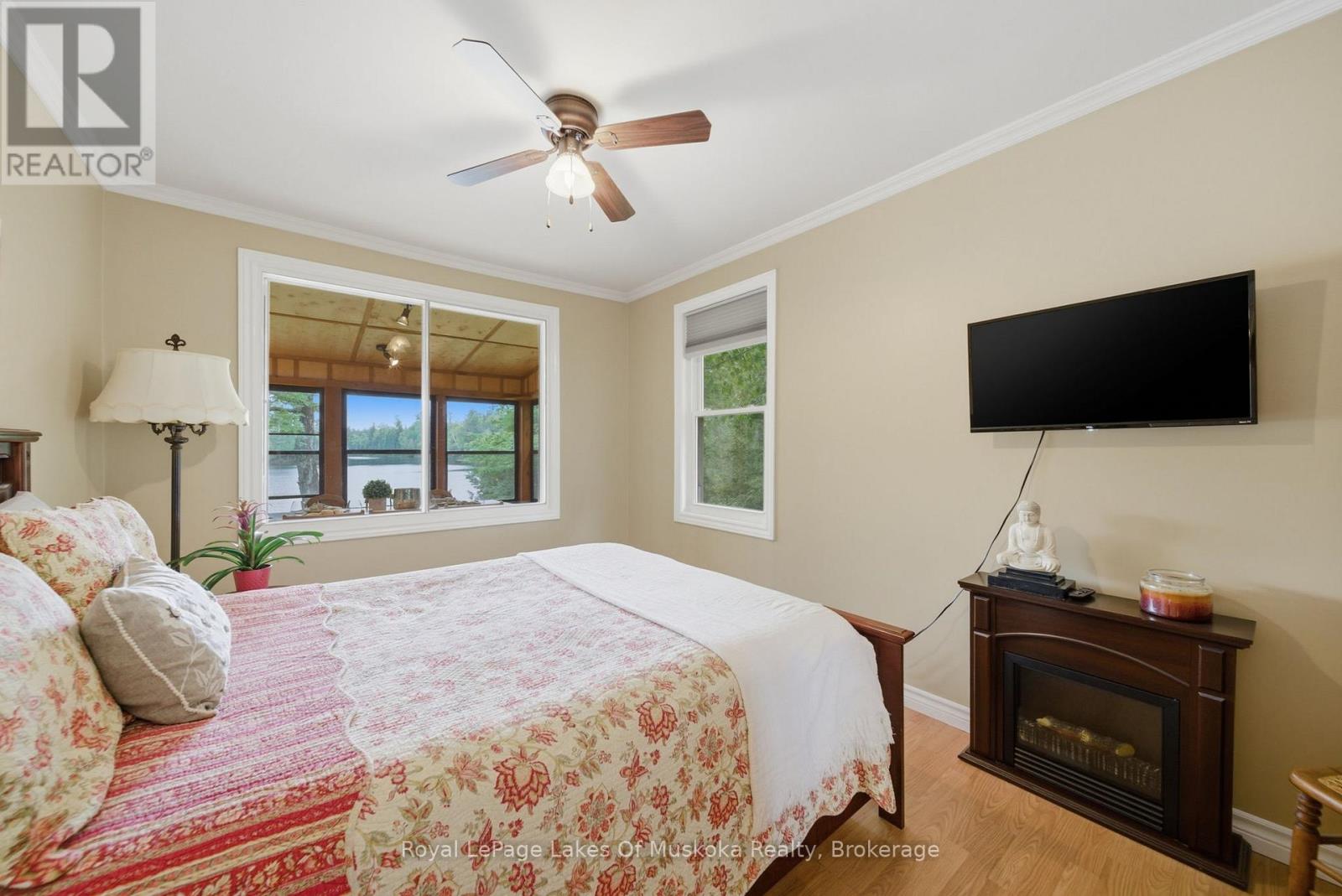 11 CAROL STREET W - 24
