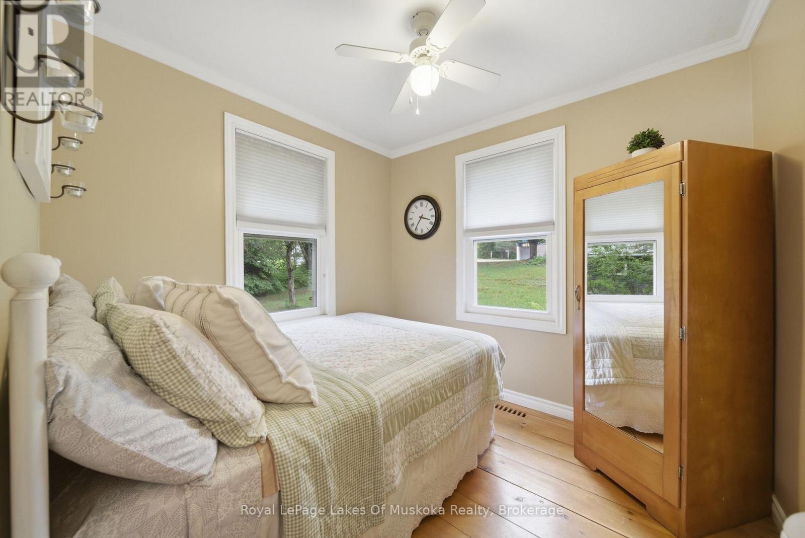 11 CAROL STREET W - 25