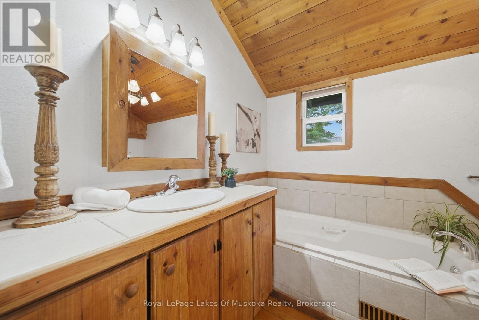 11 CAROL STREET W - 26