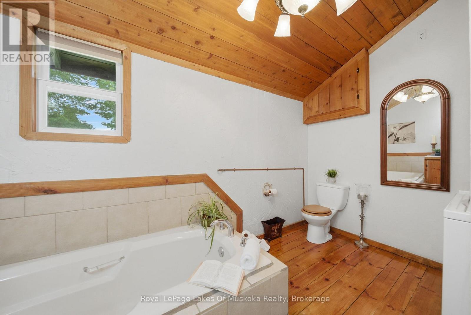 11 CAROL STREET W - 27