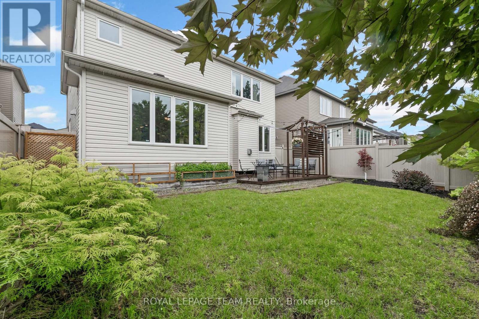 1882 MONTMÈRE AVENUE — photo 31 of 31
