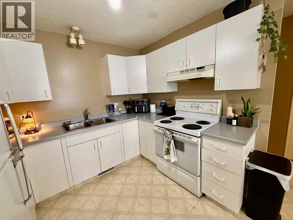 5119 51 Street - 10