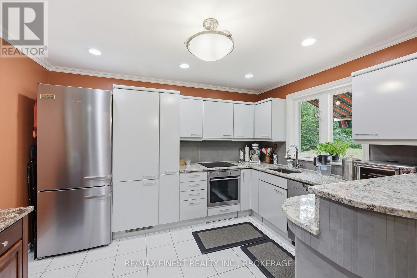 3886 HOLMES ROAD - 27