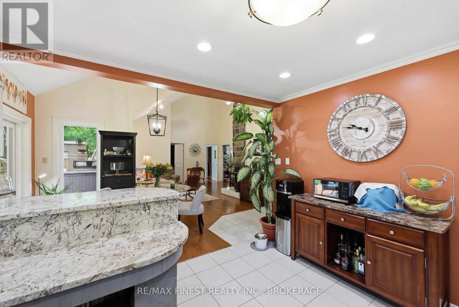 3886 HOLMES ROAD - 30