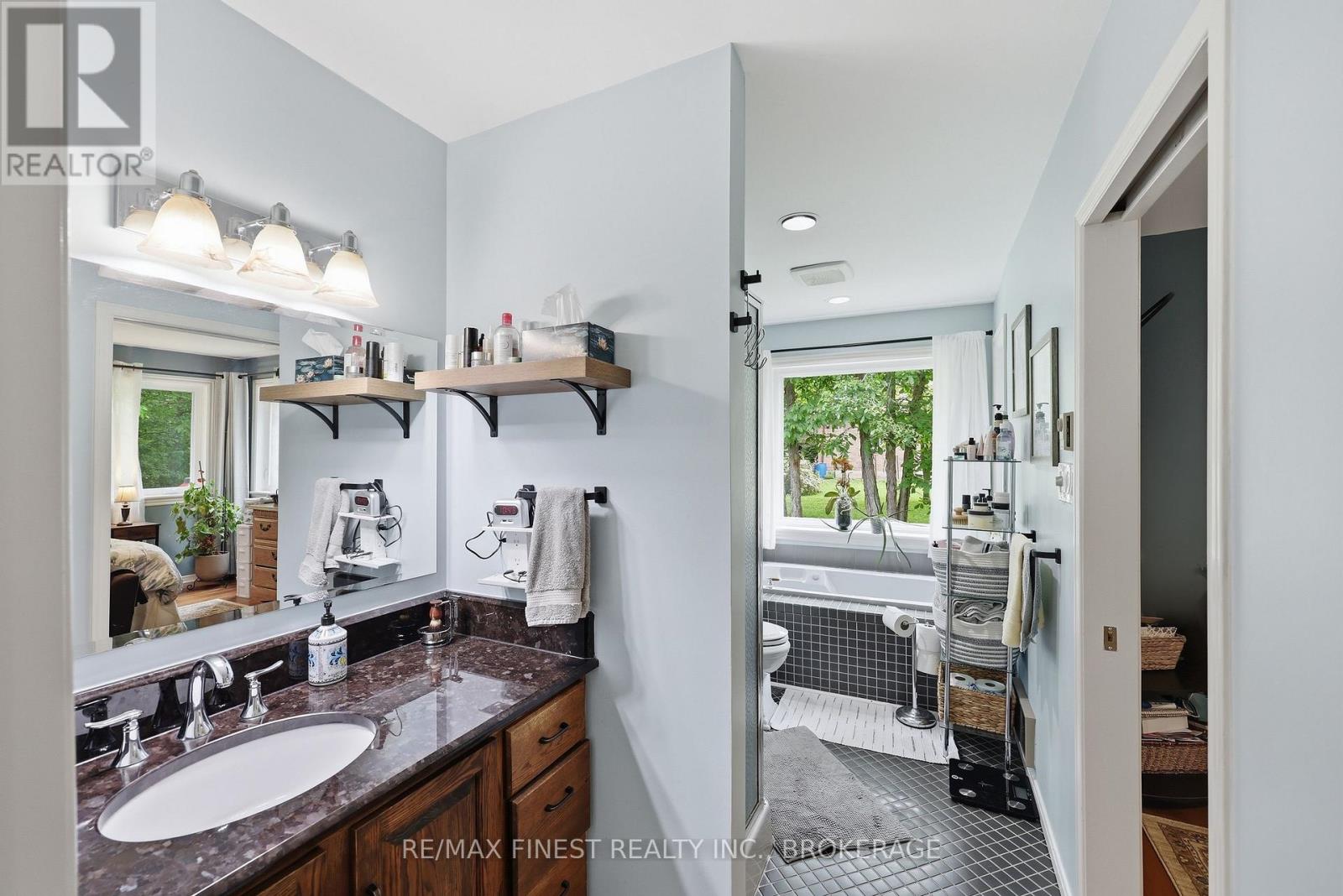 3886 HOLMES ROAD - 36