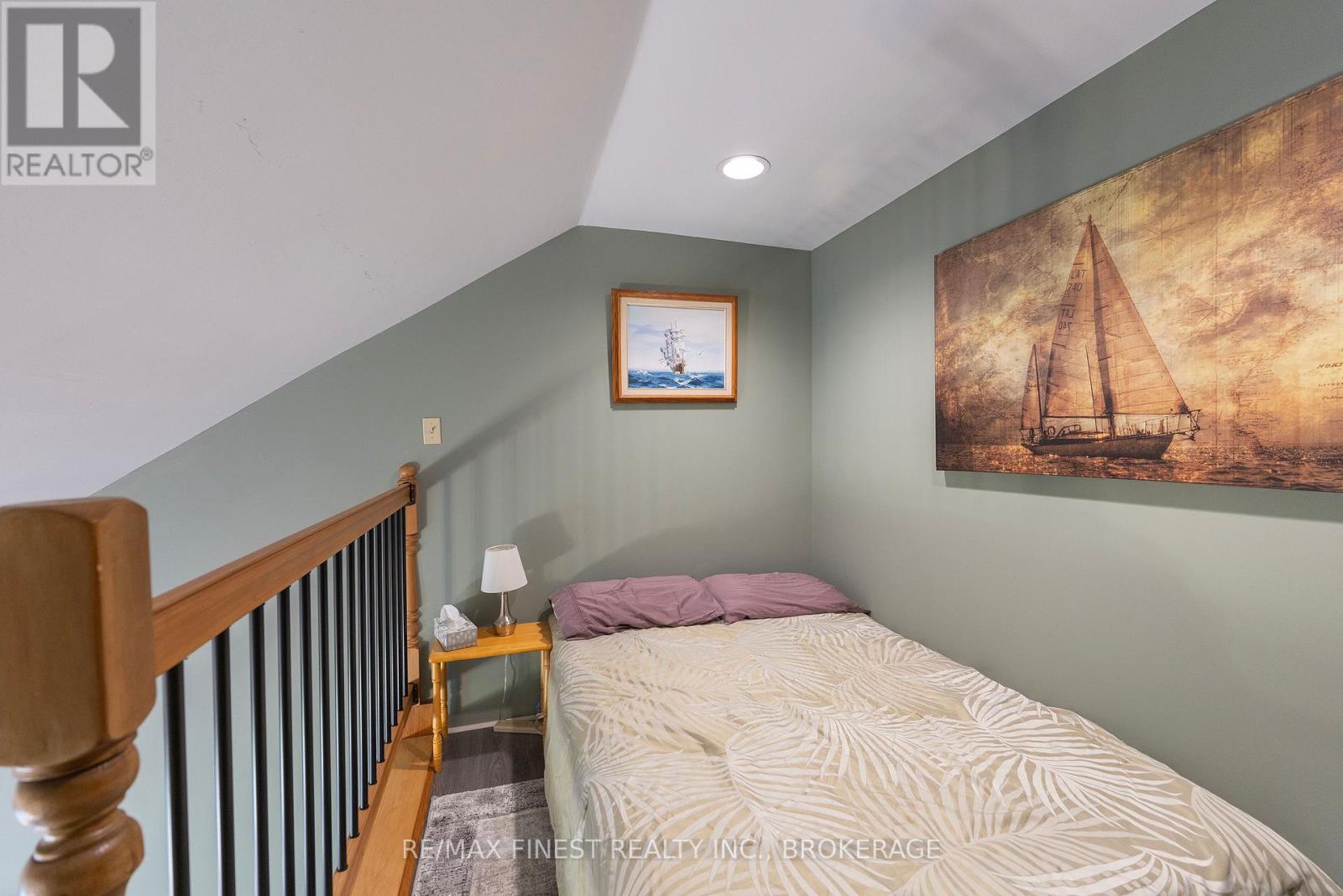 3886 HOLMES ROAD - 42
