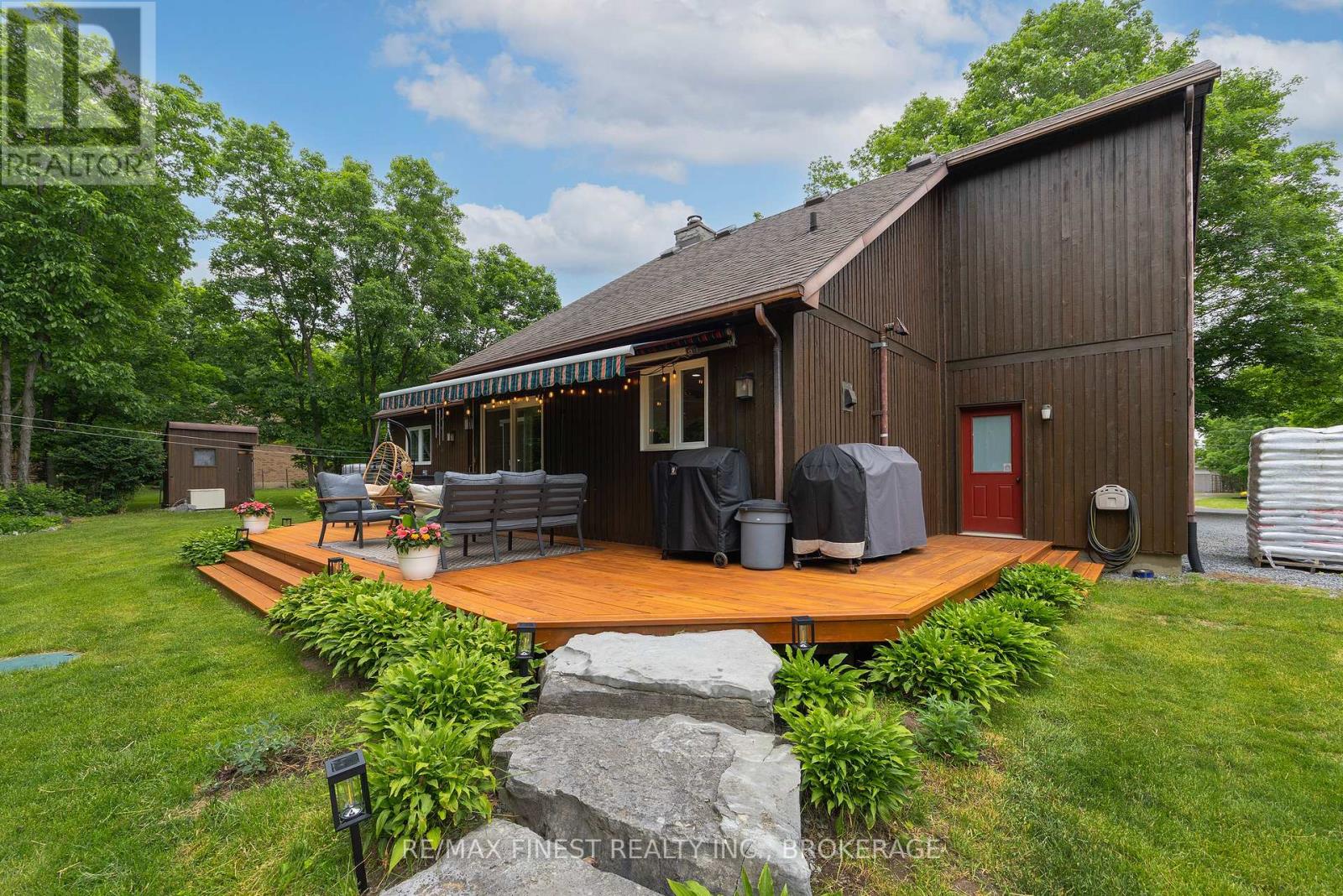 3886 HOLMES ROAD - 8