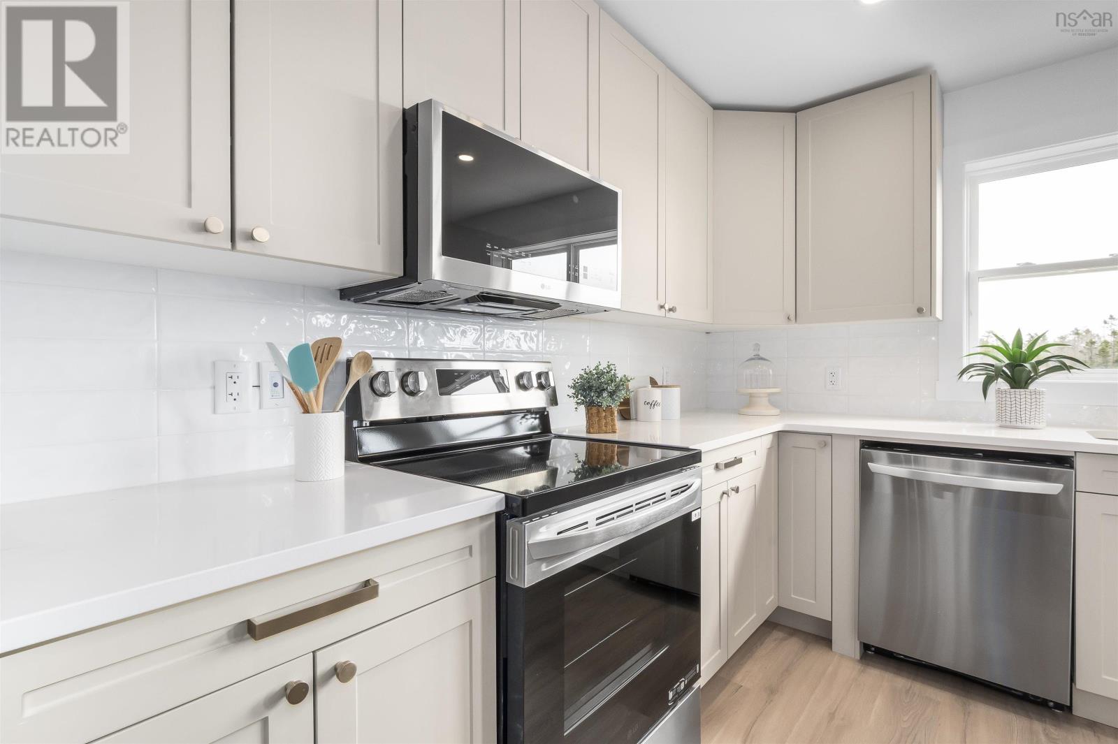 6 Berm Street - 8