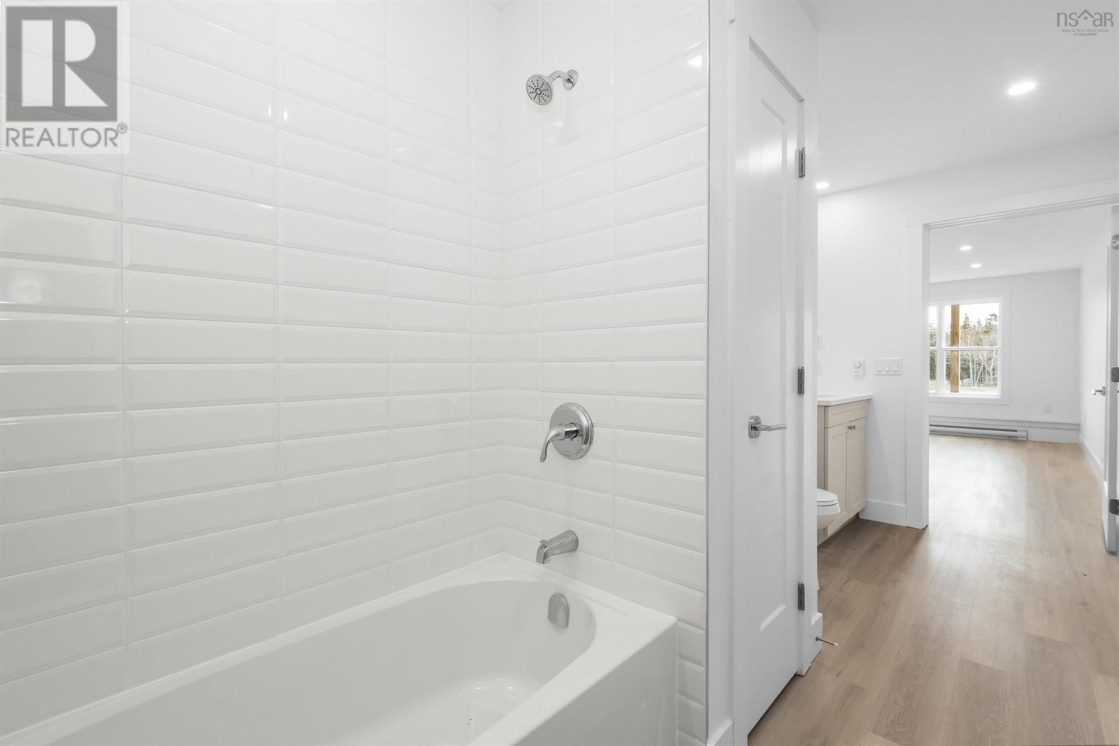6 Berm Street - 35