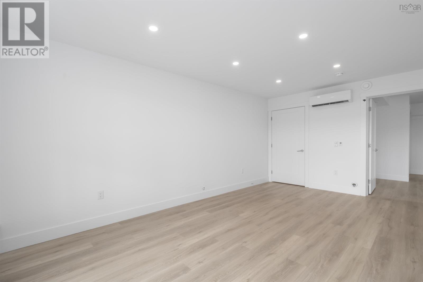 6 Berm Street - 36