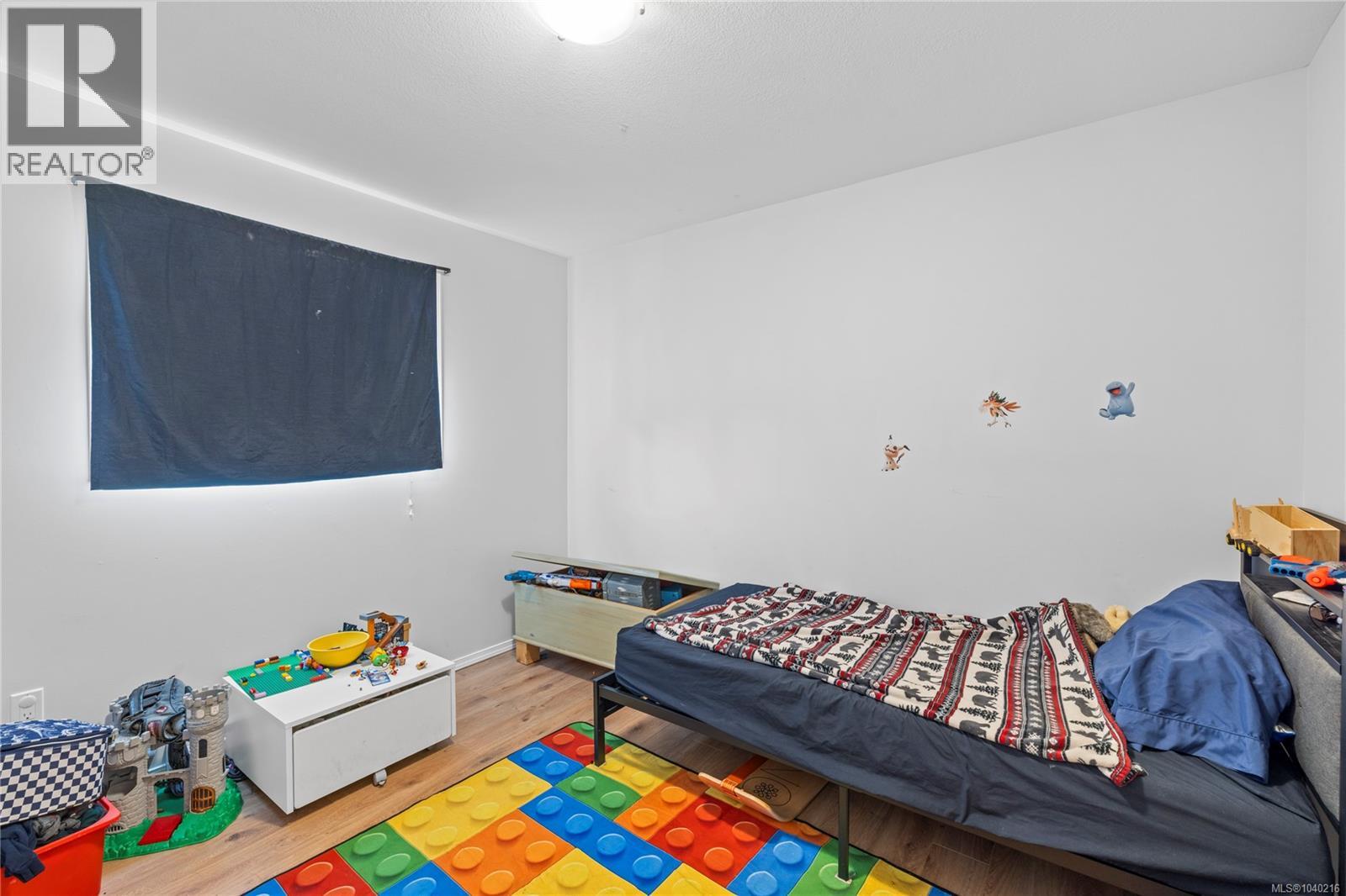 206 Stanford Ave - 8