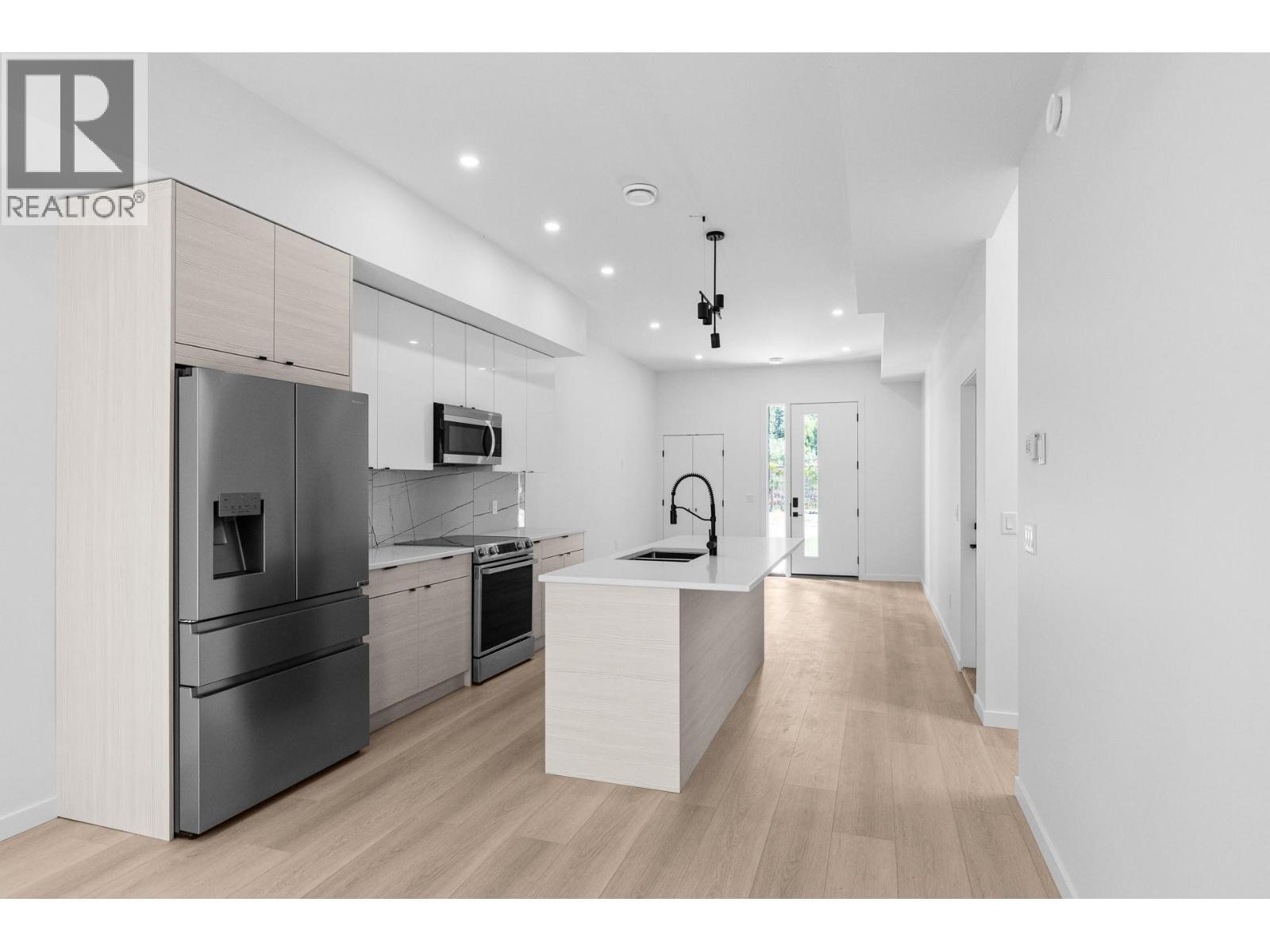 #4 9188 Tronson Road - 12