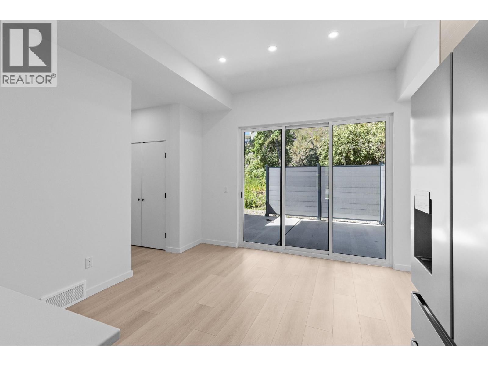 #4 9188 Tronson Road - 13