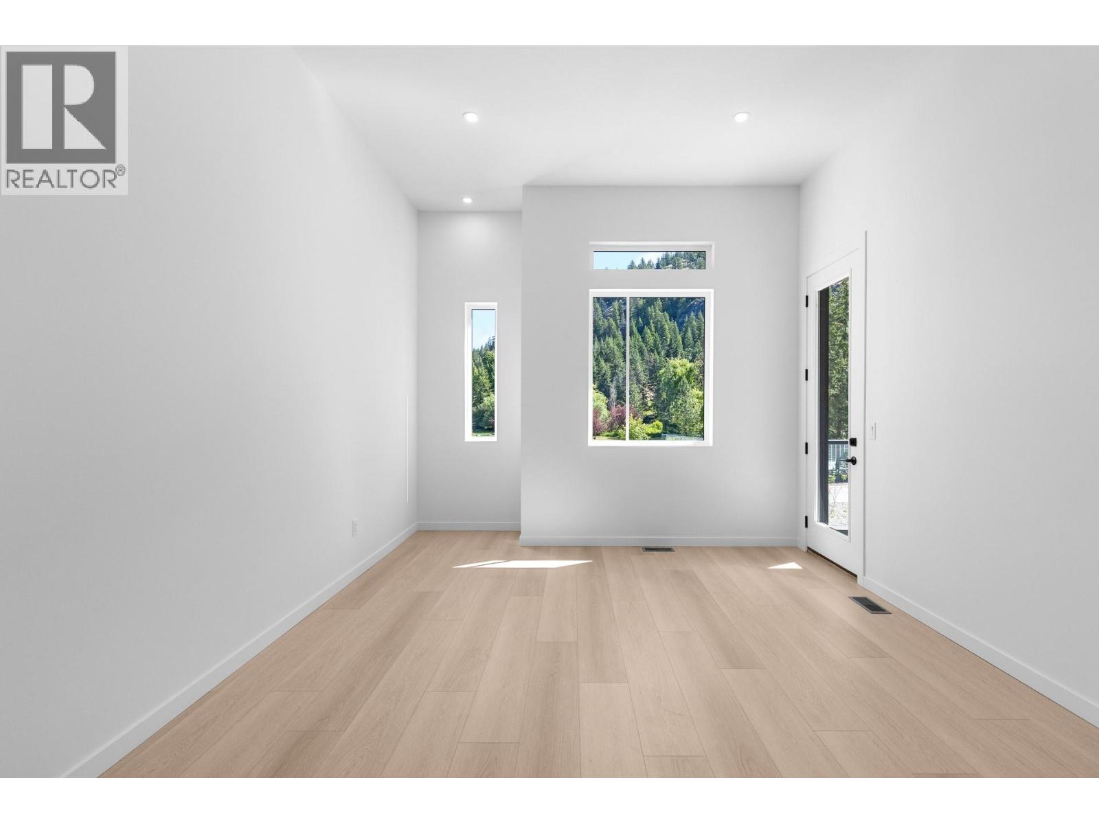 9188 Tronson Road Unit# 4, Vernon