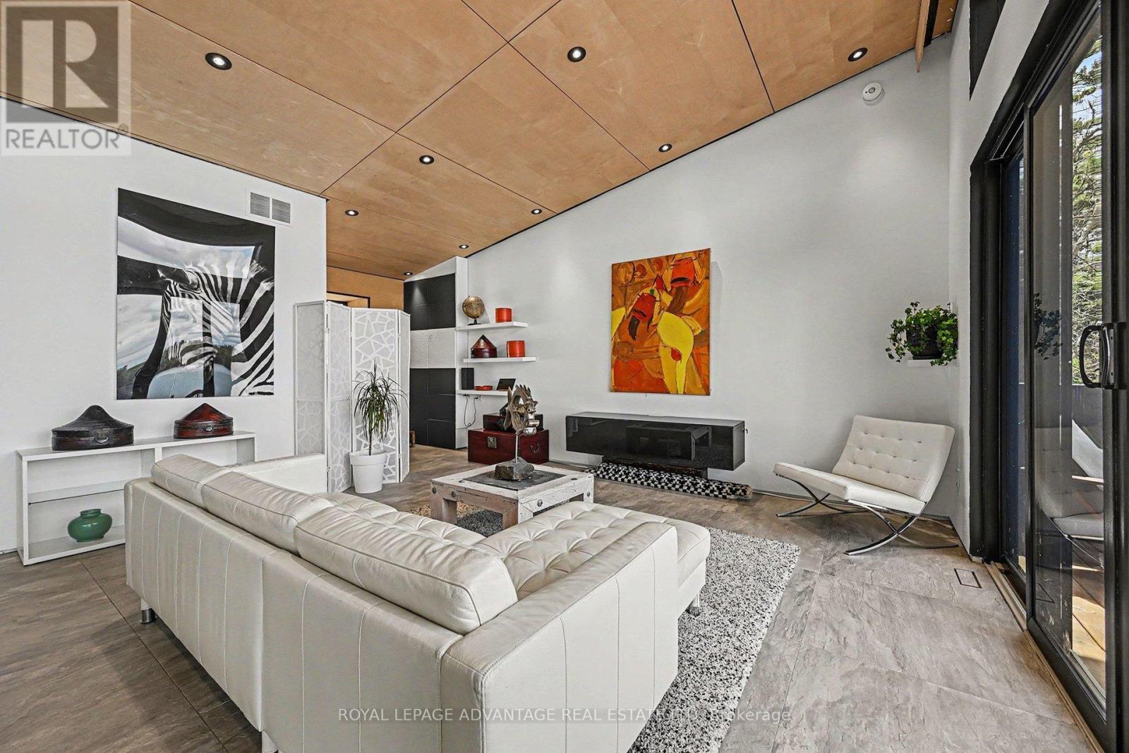 613 HAMILTON LANE - 20