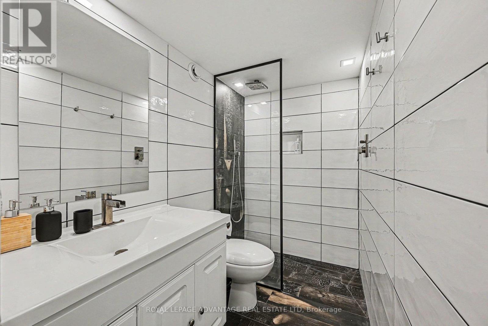 613 HAMILTON LANE - 34