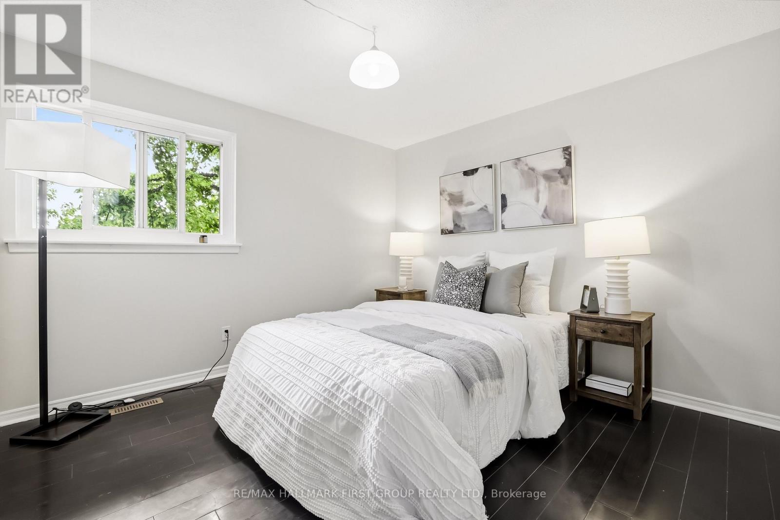 #3 1331 MARY STREET N - 23