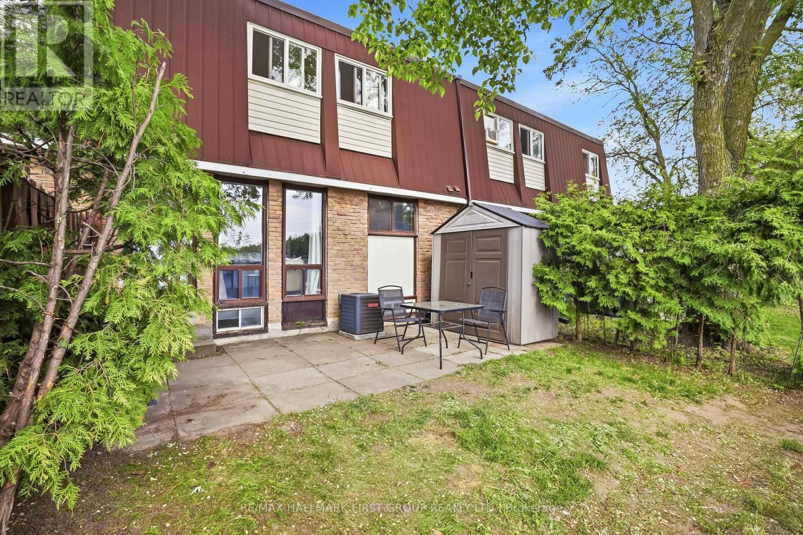 #3 1331 MARY STREET N - 39