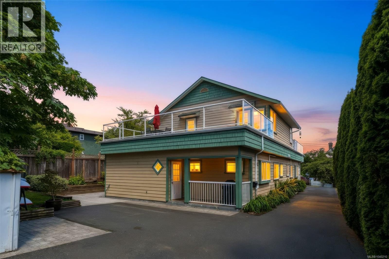  208 Raynor Avenue, Victoria