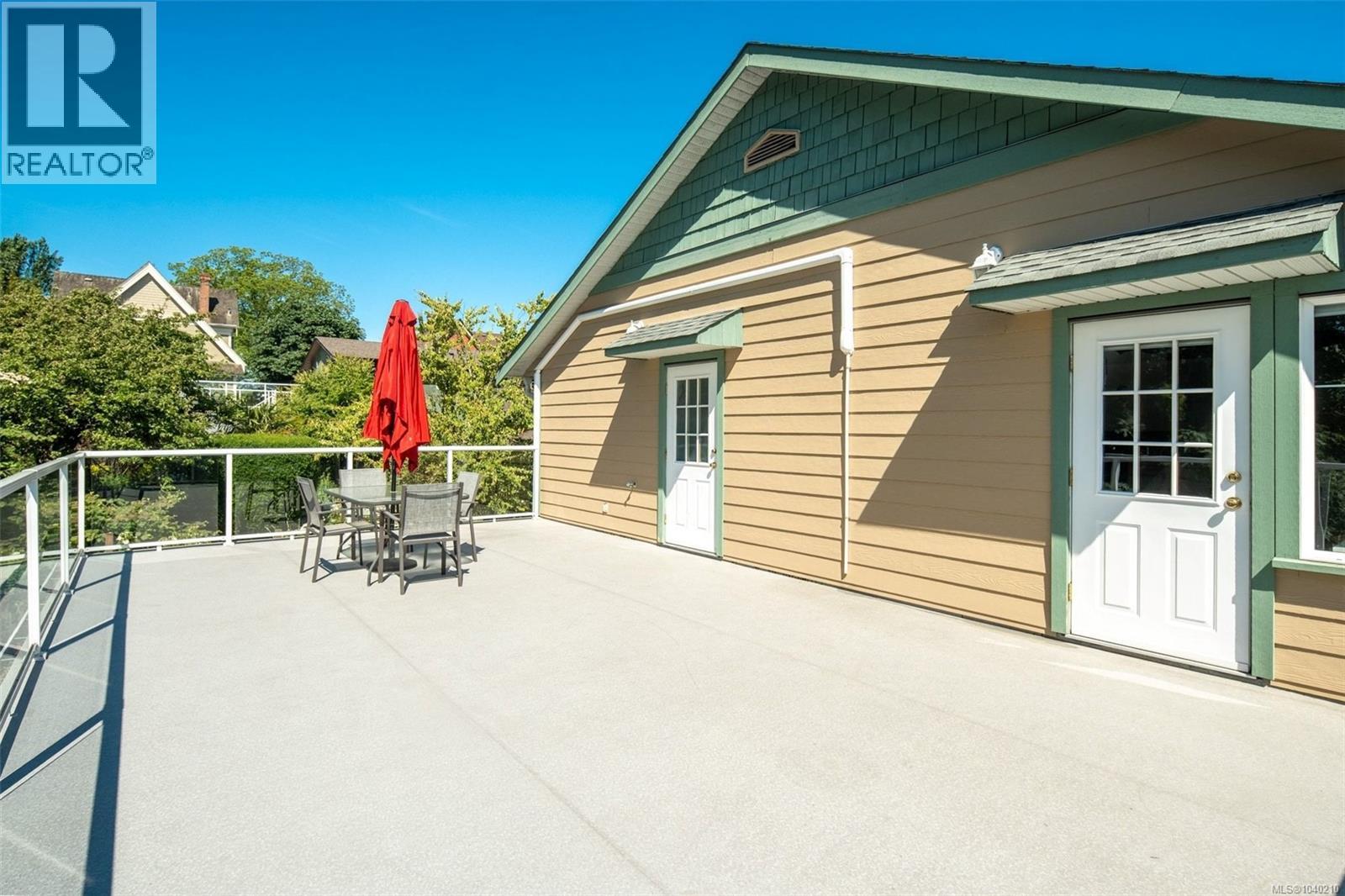  208 Raynor Avenue, Victoria