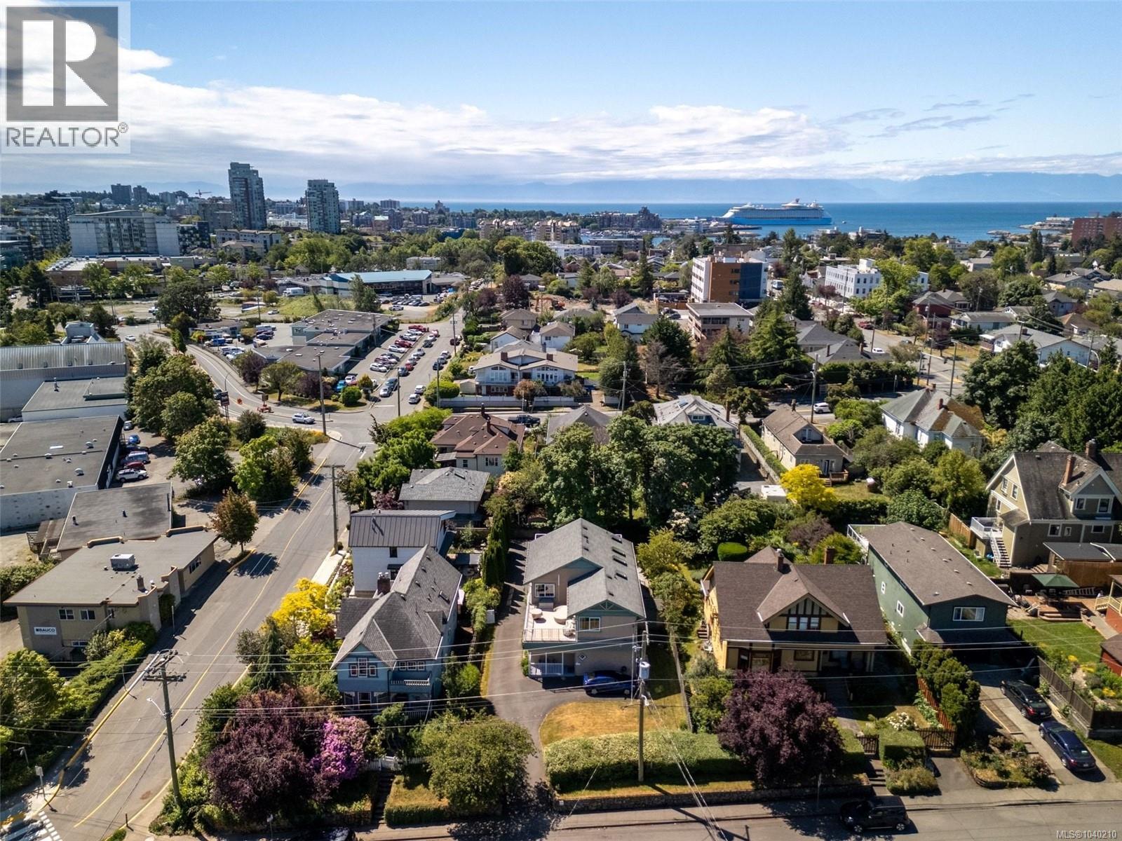  208 Raynor Avenue, Victoria