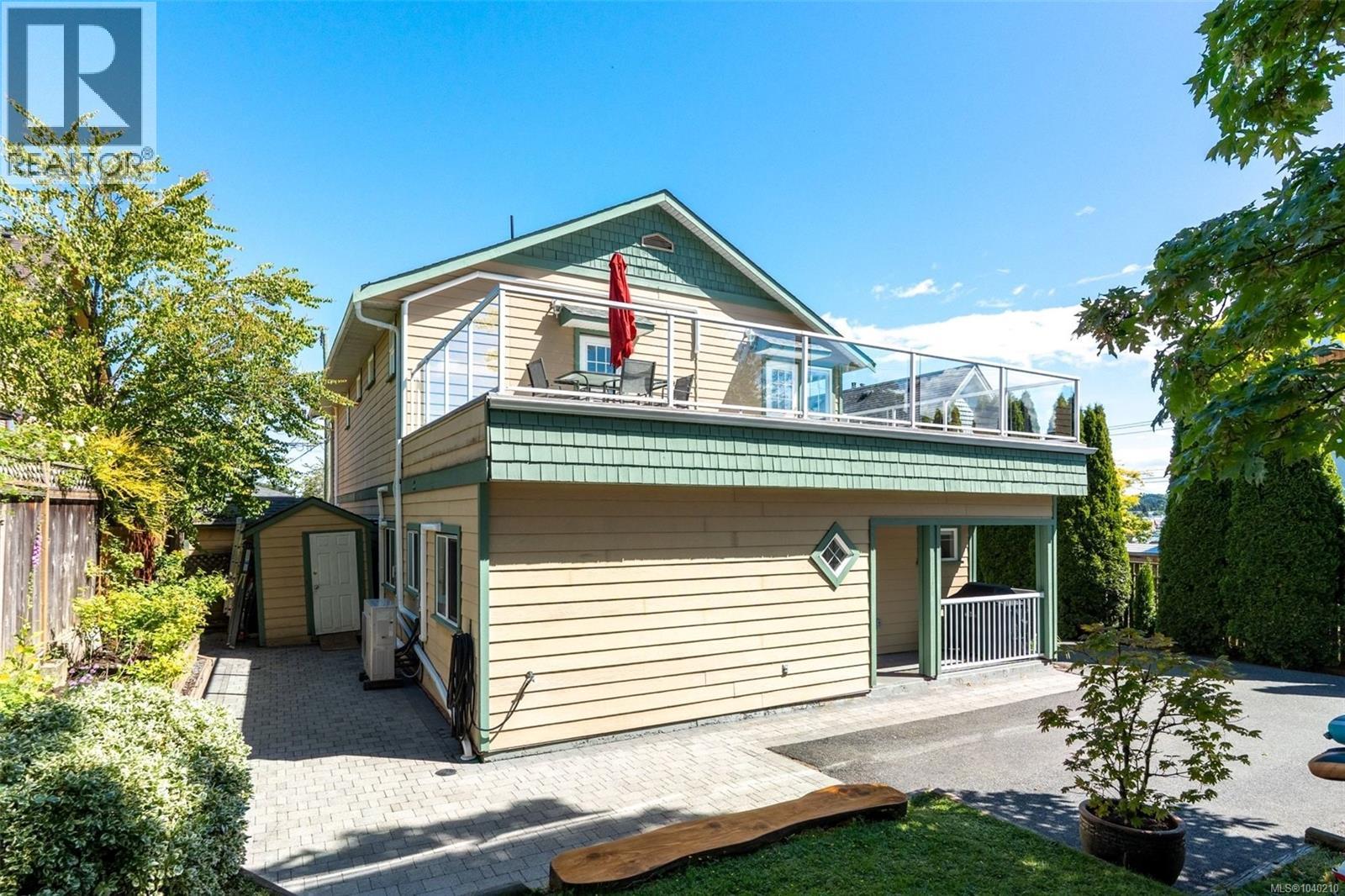  208 Raynor Avenue, Victoria