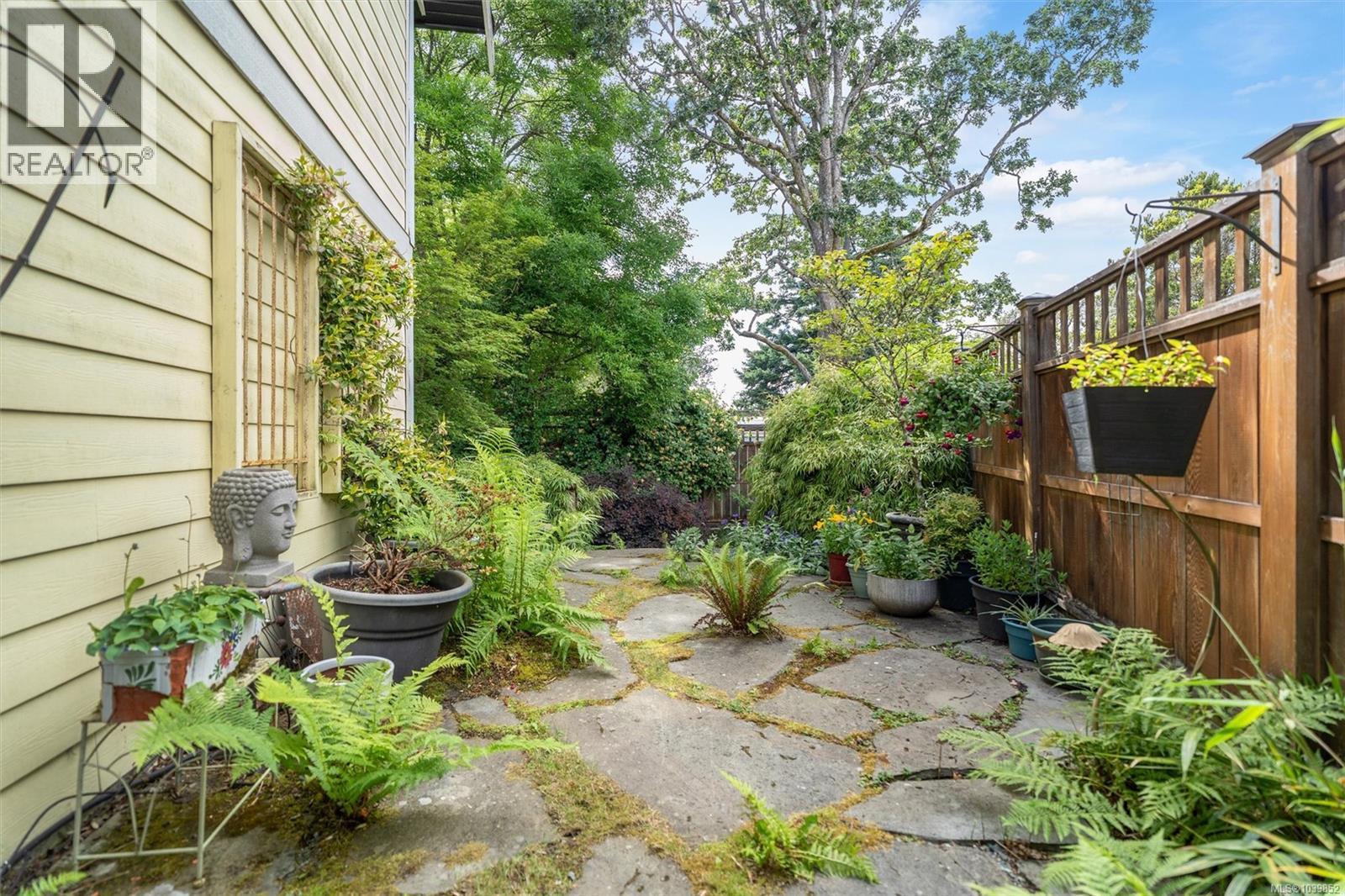  3962 Stan Wright Lane, Saanich