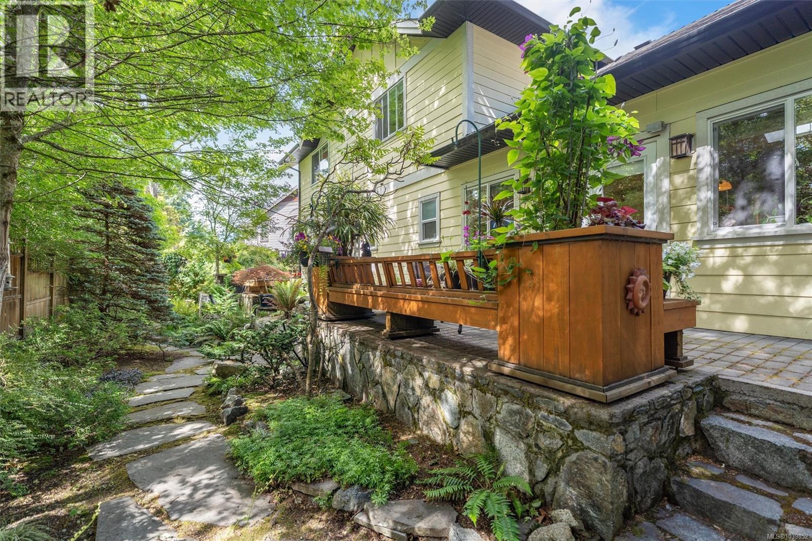  3962 Stan Wright Lane, Saanich