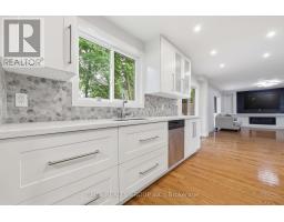 Bedroom 3 - 75 Beswick Drive, Newmarket, ON L3Y1E8 Photo 8