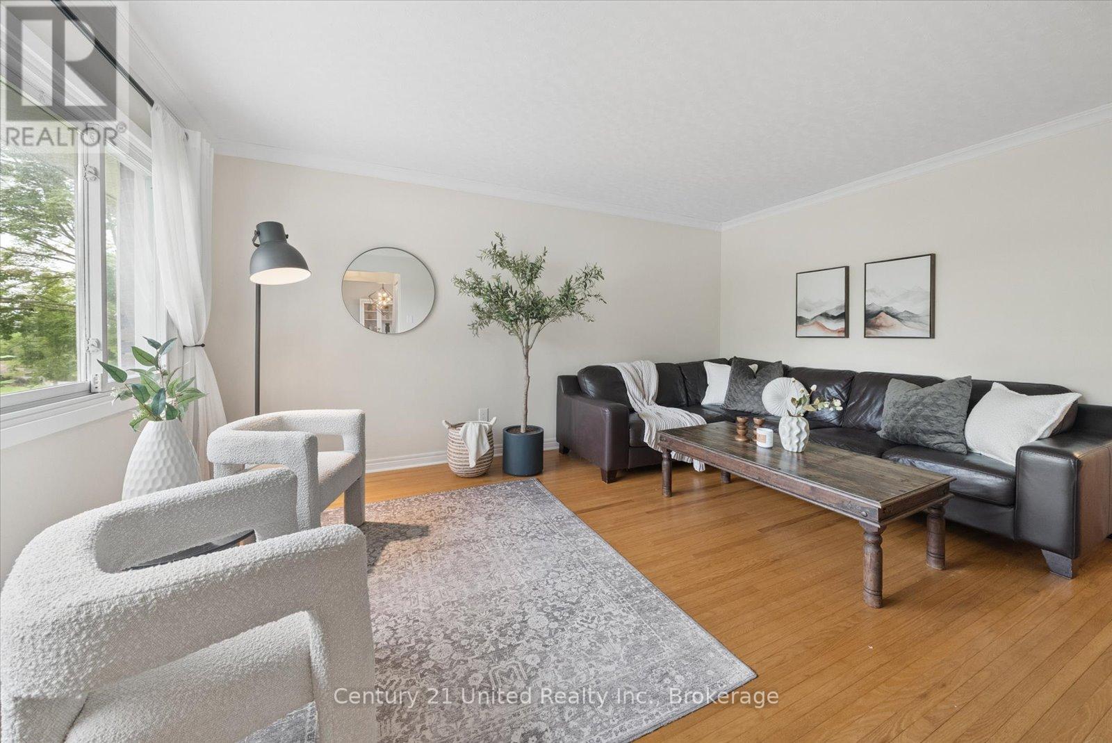 1267 AMUNDSEN AVENUE - 10