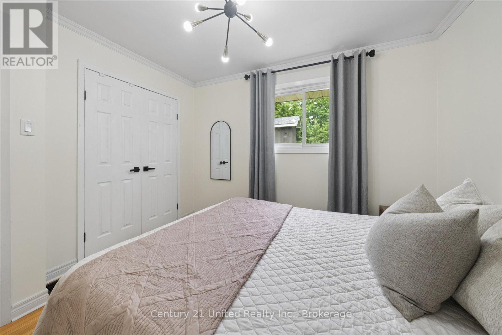 1267 AMUNDSEN AVENUE - 14