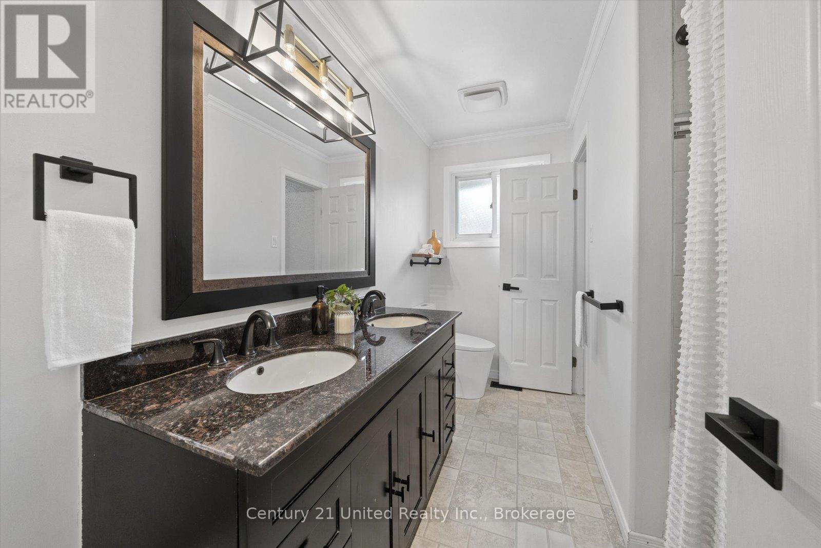 1267 AMUNDSEN AVENUE - 15