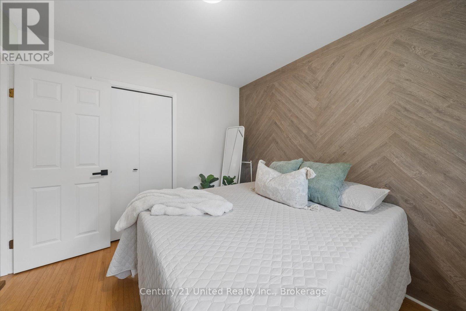 1267 AMUNDSEN AVENUE - 19