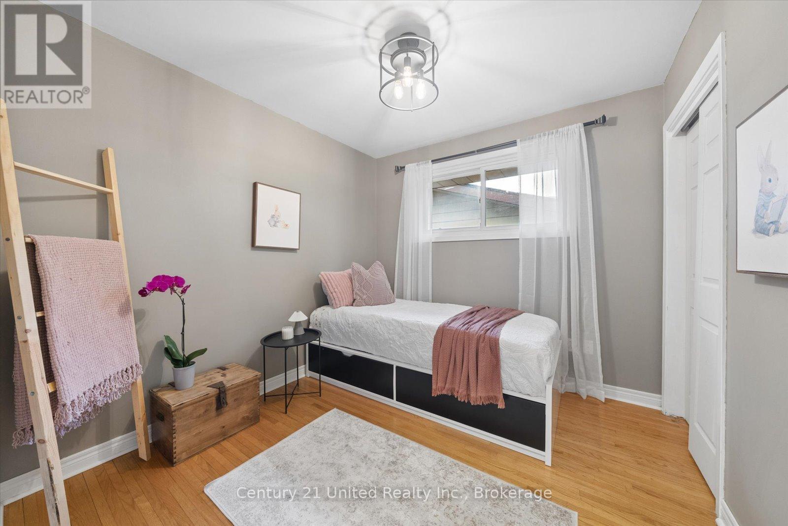 1267 AMUNDSEN AVENUE - 20